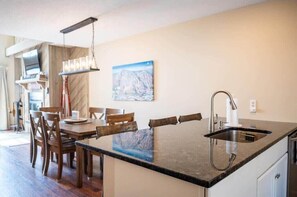 Dining - Trailside Bliss 2BR ski-in/ski-out, Views Sleeps 8 (Ludlow)