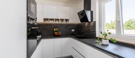 Fridge, microwave, oven, stovetop