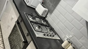 House | Private kitchen | Fridge, microwave, oven, stovetop