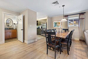 Dining - Mountain Vista 3-BR Haven at Jackson Gore Resort (Ludlow)