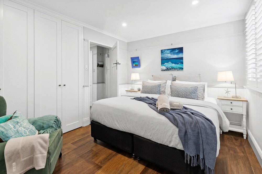 Curated visual reference: Balmoral Beachfront Luxury 1 Bedroom Apartment King Or 2 Long Photo Inspiration