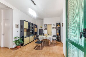 Casa familiar, varias habitaciones (Villetta Tamari 300 meters from the) | Restauración