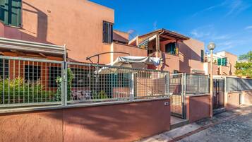 Family House, Multiple Bedrooms (Villetta Tamari 300 meters from the) | Property grounds