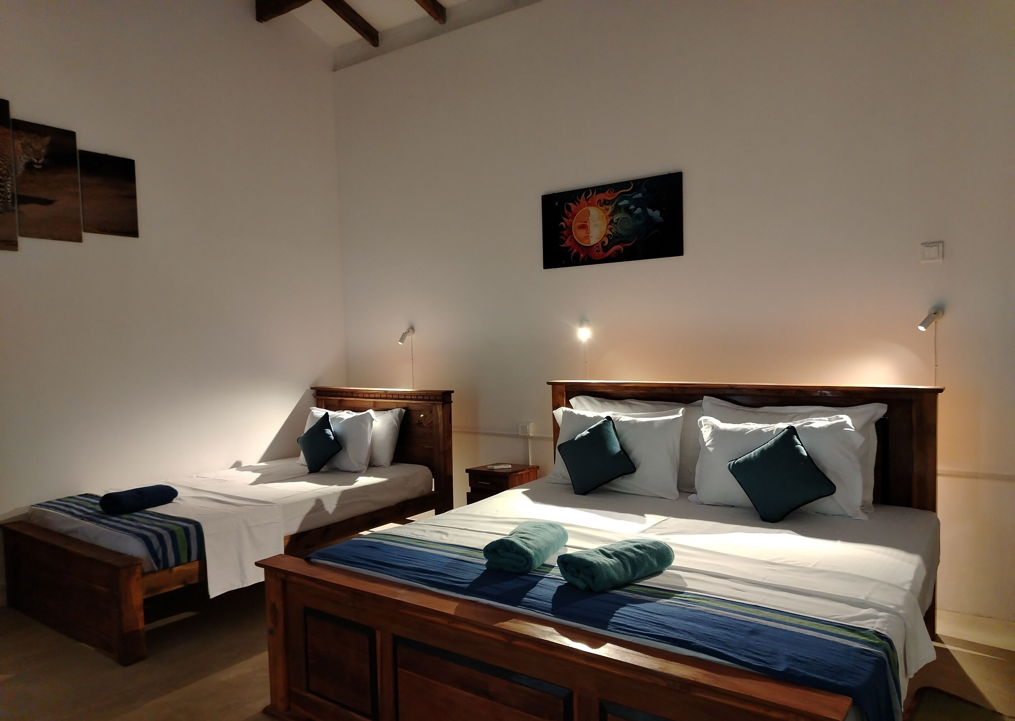 豪華三人房, 花園景觀 | 高級寢具、羽絨被、免費迷你吧物品、布置獨特