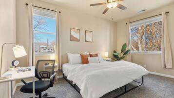 Desk, iron/ironing board, WiFi, bed sheets