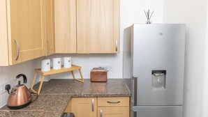Apartment | Private kitchen - Beautiful 2-bed Haven In Chelsea (London)