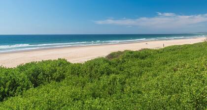Byron's Beach House Mylestom
Entire home in Mylestom, Australia