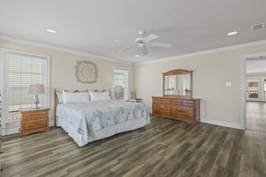 4 bedrooms, iron/ironing board, free WiFi, bed sheets