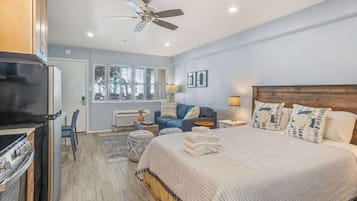 Iron/ironing board, free WiFi, bed sheets