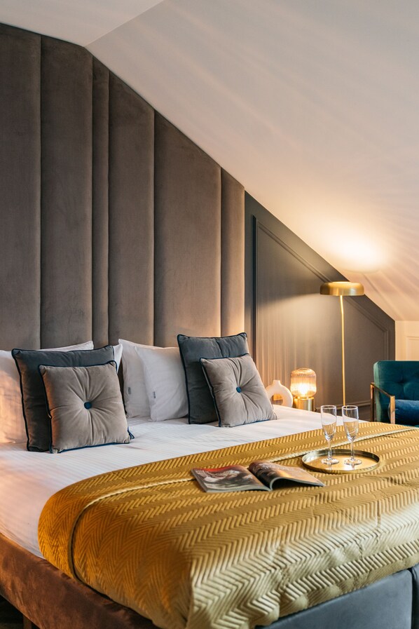 Design Apartment | Individually decorated, individually furnished, desk, laptop workspace