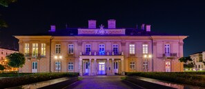 Fachada del alojamiento - Noche