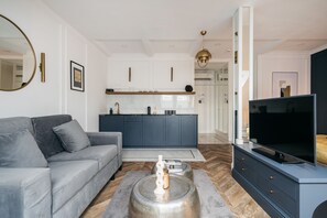 Apartamento de diseño | Sala de estar | Una televisión LCD