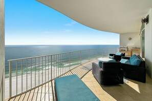 Property grounds - TURQUOISE PLACE C1904 ~ 3bd/3.5bath ~ Sleeps 10 (Orange Beach)