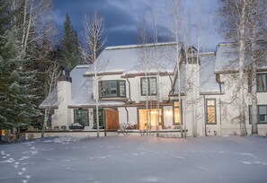 Exterior - Steps to Arrowhead Lift | On Golf Course | Resort Amenities (Edwards)