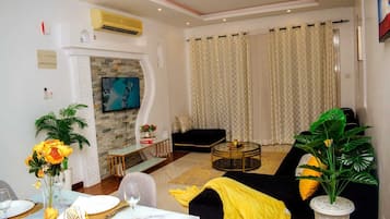 Apartemen Comfort | Area keluarga | Smart TV 24-inci dengan saluran TV satelit