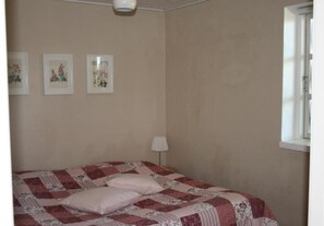 2 bedrooms, WiFi, bed sheets