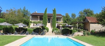 5 Bedroom (Sleeps 10) House in Calvignac