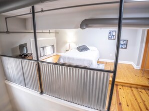 1 slaapkamer, een strijkplank/strijkijzer, wifi, beddengoed