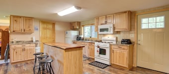 Country Vacation Rental in Mercer at Waterfall!