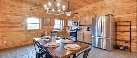House (2 Bedrooms) | Interior