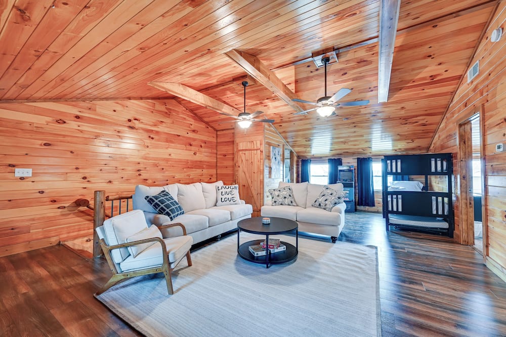 Private Hot Tub, Arcade Game: Bee Spring Cabin - Nolin Lake, KY
