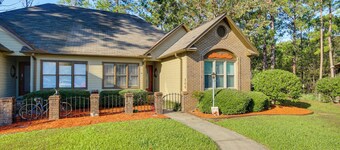 Modern Mccormick Townhome on Lake Thurmond!