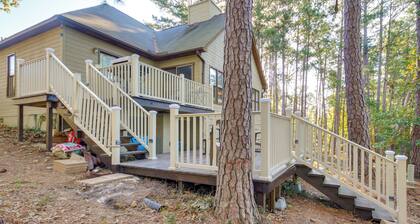 Modern Mccormick Townhome on Lake Thurmond!