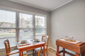 Interior - Modern Mccormick Townhome on Lake Thurmond! (McCormick)