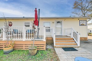House (3 Bedrooms) | Interior - 1 Mi to Surfside Beach: Coastal Cottage (Murrells Inlet)