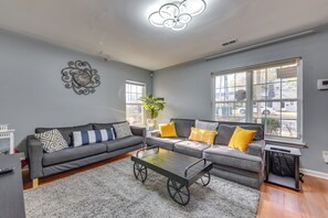 Apartment (3 Bedrooms) | Interior - Uptown Charlotte Townhome w/ Patio & Yard! (Charlotte)