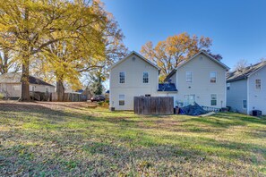 Apartment (3 Bedrooms) | Interior - Uptown Charlotte Townhome w/ Patio & Yard! (Charlotte)