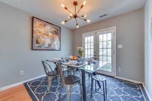 Apartment (3 Bedrooms) | Interior - Uptown Charlotte Townhome w/ Patio & Yard! (Charlotte)