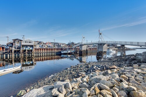 Tranquil Ogunquit Condo: Walk to Beach & Marina!