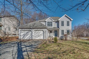 House (4 Bedrooms) | Interior - 11 Mi to Camelback Resort: Tobyhanna Home! (Tobyhanna)