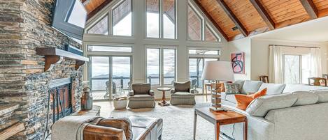 House (5 Bedrooms) | Front of property