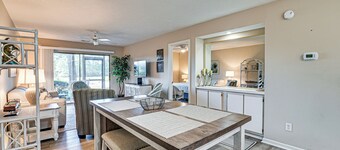 Pawleys Island Condo w/ Screened Porch + Golfing!