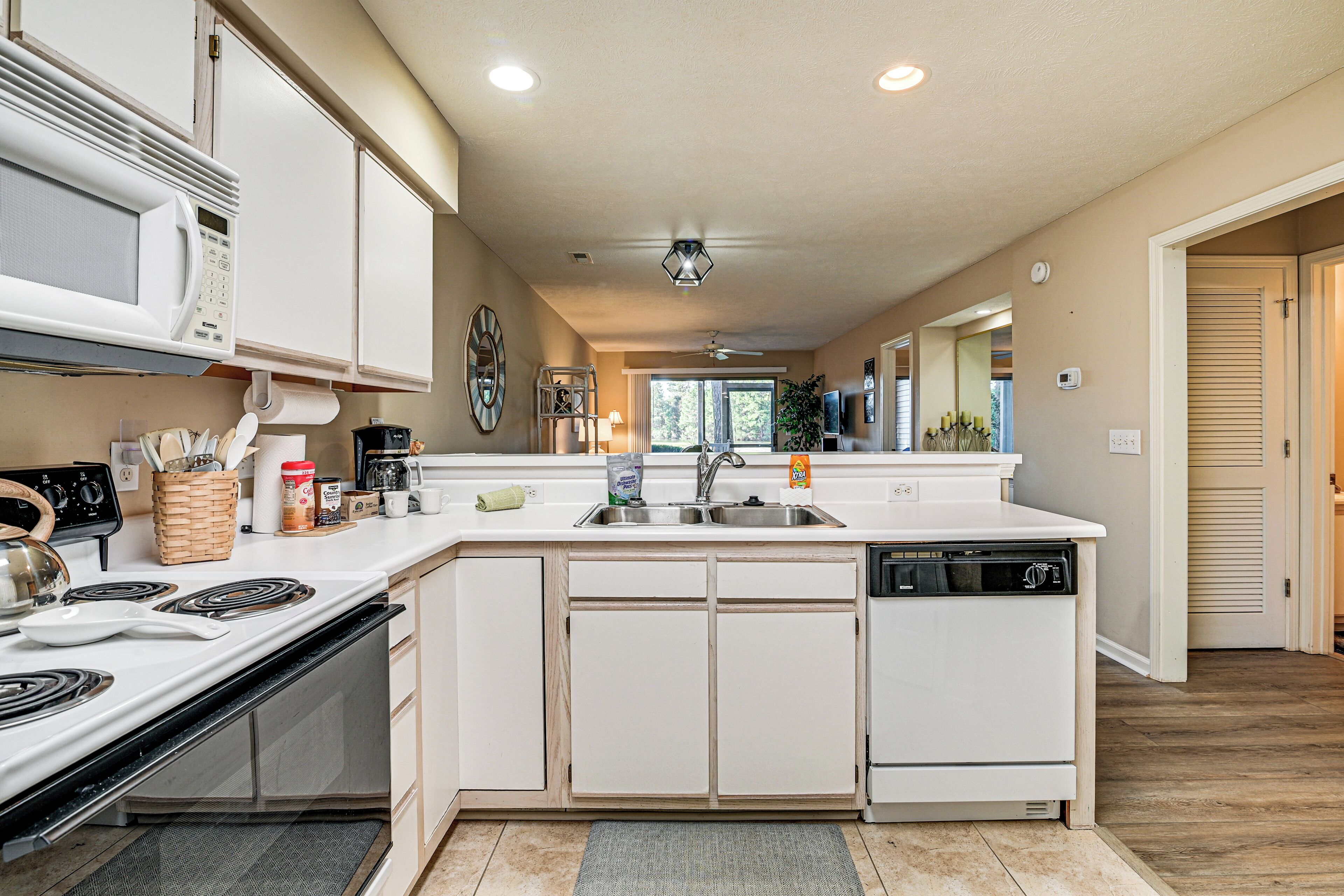 المنشأة من الداخل