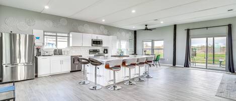 House (3 Bedrooms) | Interior