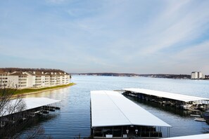 Marina - Lake of the Ozarks Condo w/ Community Pools (Lake Ozark)