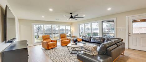 House (5 Bedrooms) | Front of property