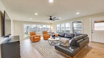 Rumah (5 Bedrooms) | Bagian depan properti