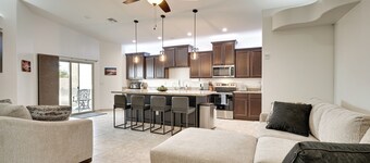 Patio & Grill: Family-friendly Lake Havasu Home