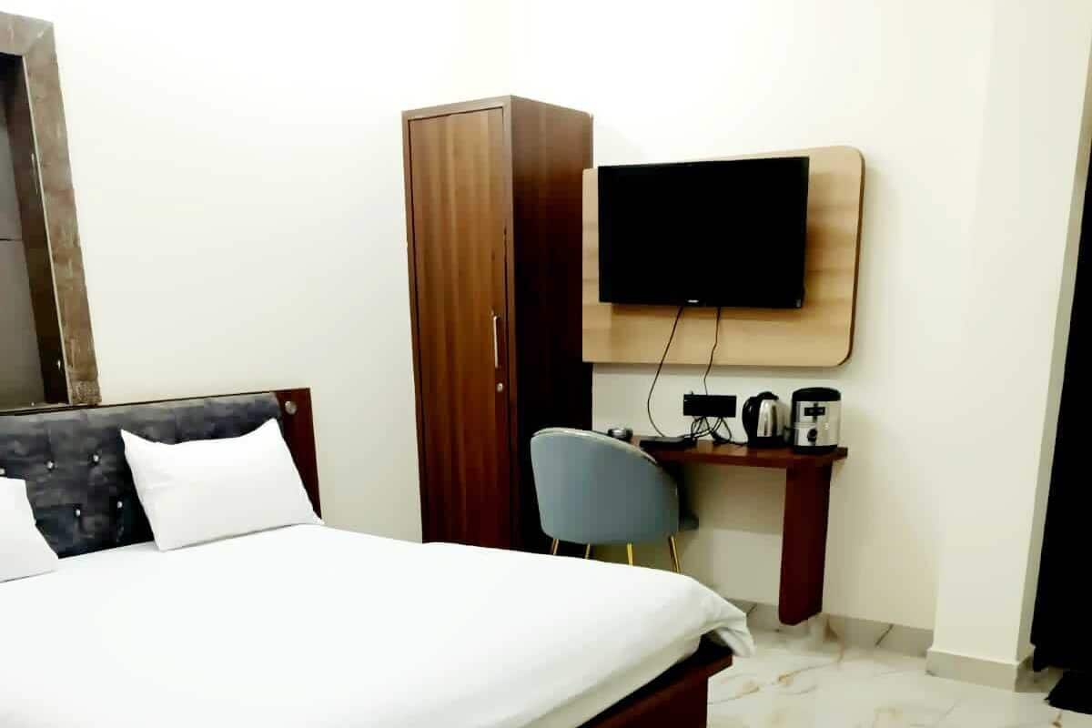 Deluxe Room, 1 Double Bed, City View | 1 bedroom, WiFi