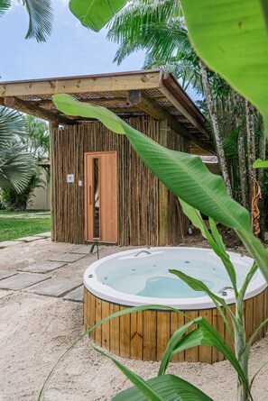 Bañera de hidromasaje exterior