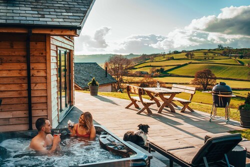 Beautiful Cottage in Idyllic Countryside Setting