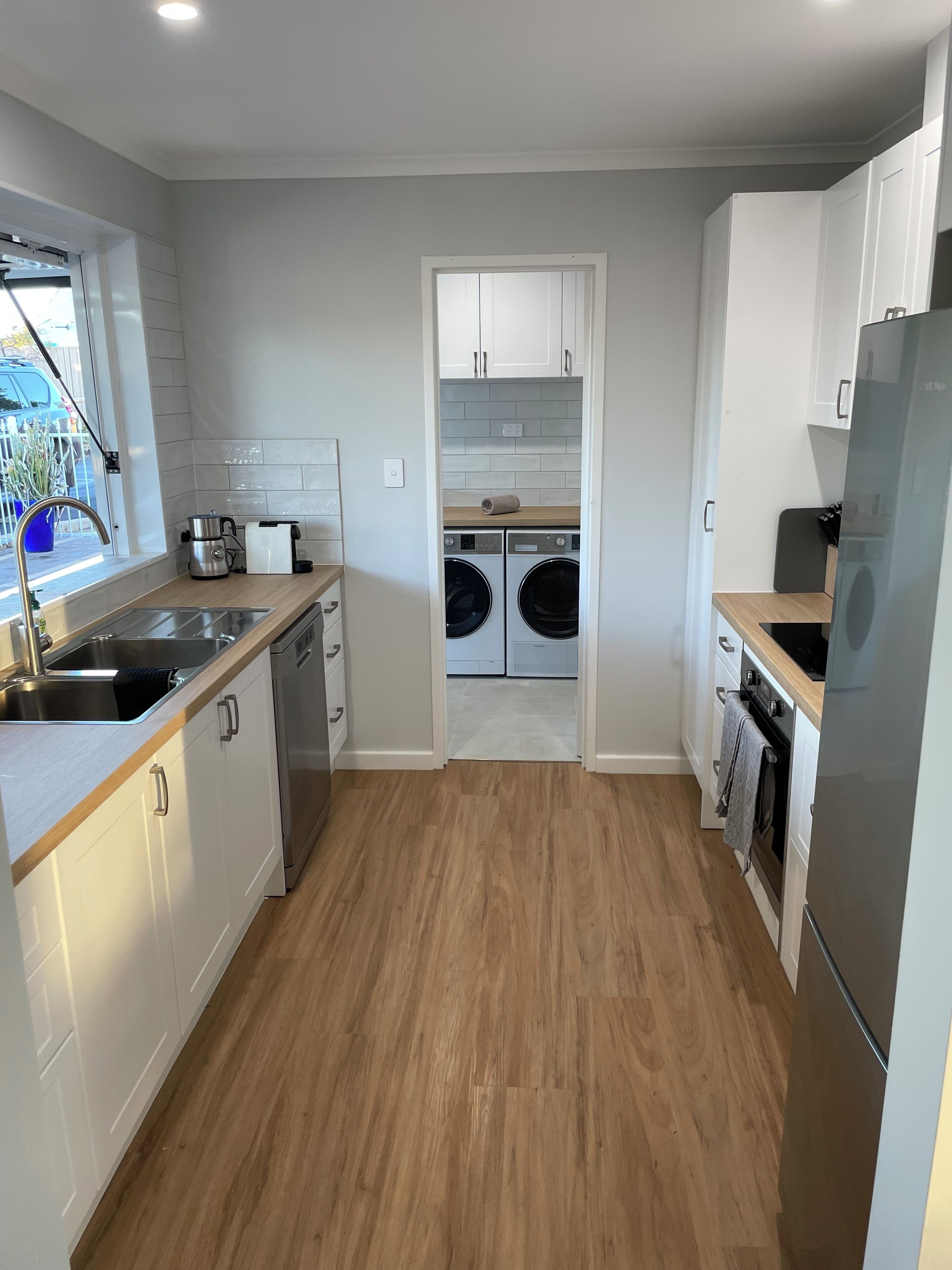Refrigerador, microondas, horno, placa de cocina