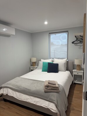 3 Schlafzimmer, BĂŒgeleisen/BĂŒgelbrett, kostenloses WLAN, BettwĂ€sche