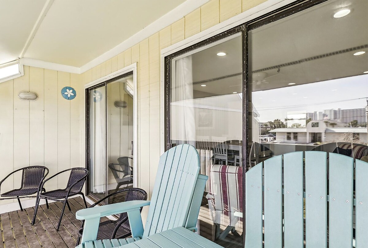 Photo 11 of SPC 3202 is a Gorgeous remodeled 2 BR with Free Beach service for 2