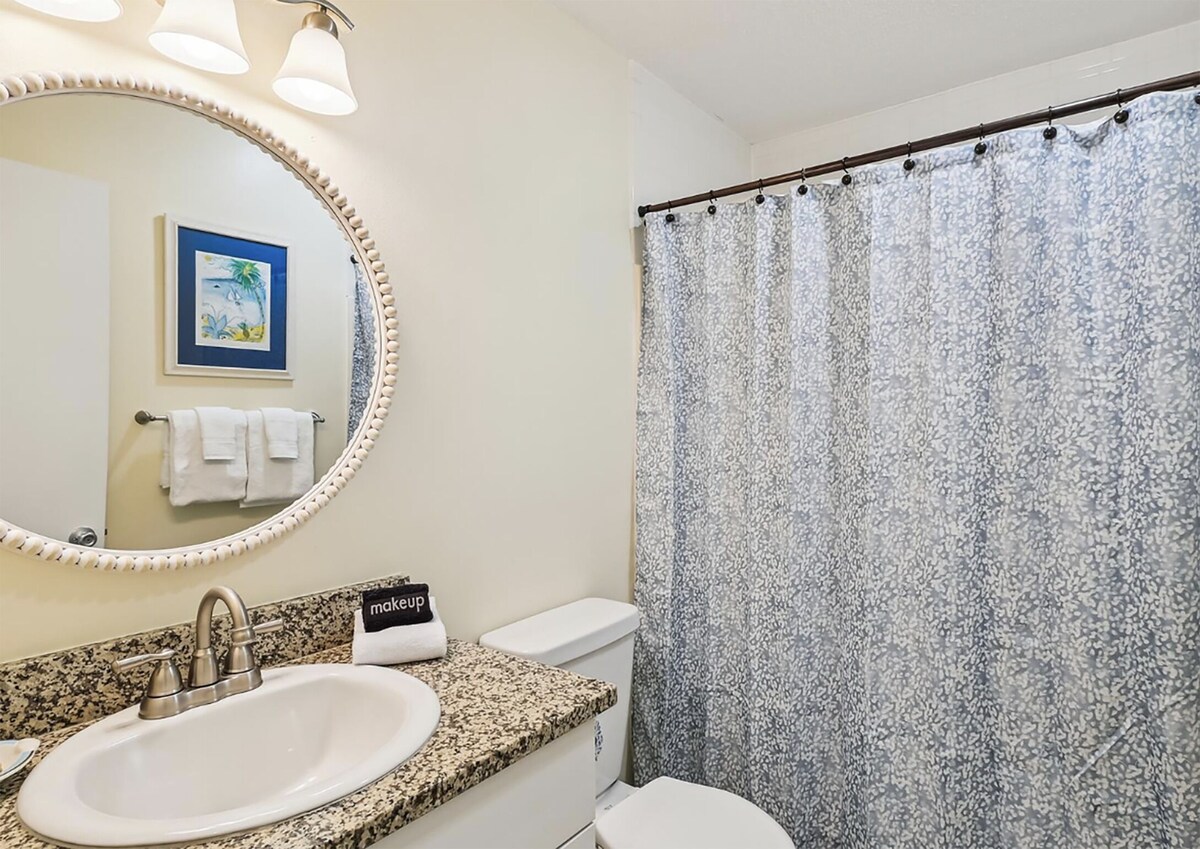 Photo 14 of SPC 3202 is a Gorgeous remodeled 2 BR with Free Beach service for 2