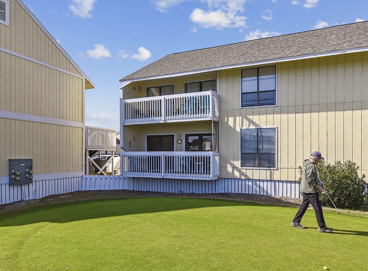Photo 22 of SPC 3202 is a Gorgeous remodeled 2 BR with Free Beach service for 2